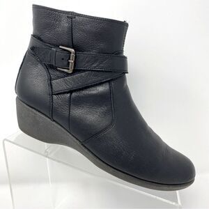 THE FLEXX Women’s Sz 8 Comfort Ankle Boot Black Leather Wedge Side Zip Casual